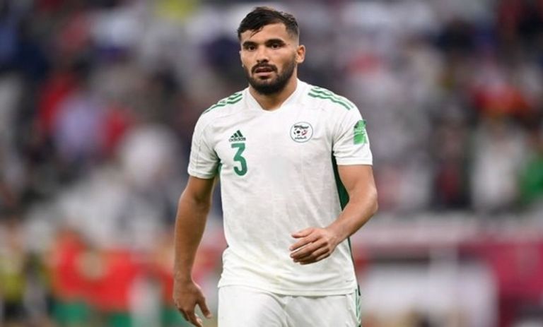 حسين بن عيادة إسلام سليماني نجم منتخب الجزائر