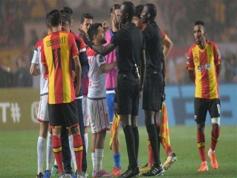 نهائي الترجي والوداد صورة لمشجع أفريقي