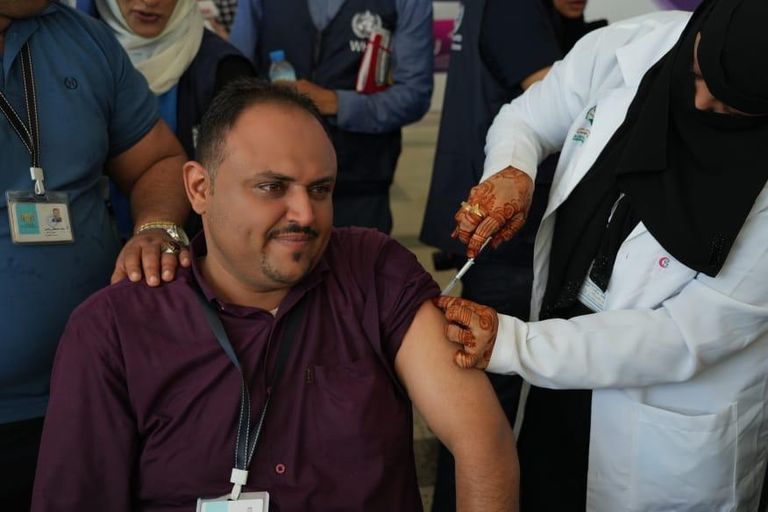 وزير الصحة اليمني أثناء تدشين الحملة
