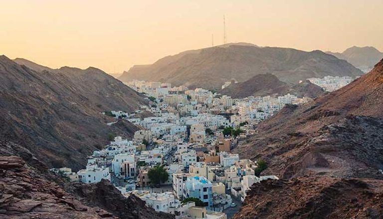 سلطنة عمان تجربة فريدة طبيعة ساحرة واستجمام ومغامرة