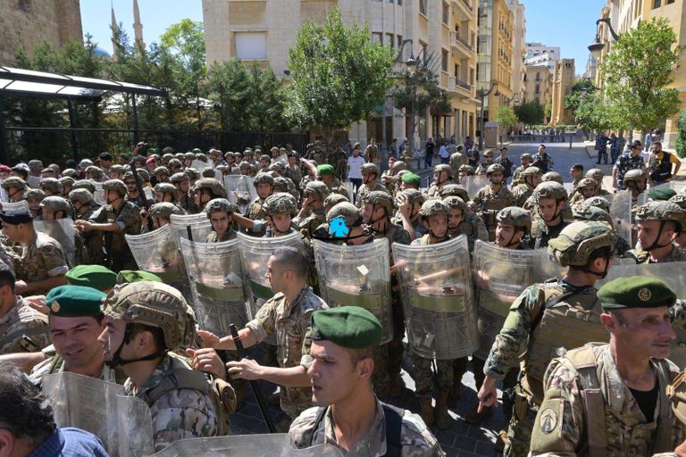 احتجاجات أمام مجلس النواب اللبناني