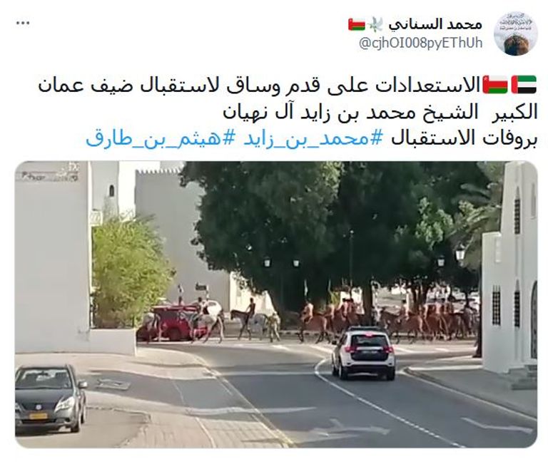 الشيخ محمد بن زايد آل نهيان مستقبلا سلطان عمان خلال زيارته لدولة الإمارات مايو الماضي