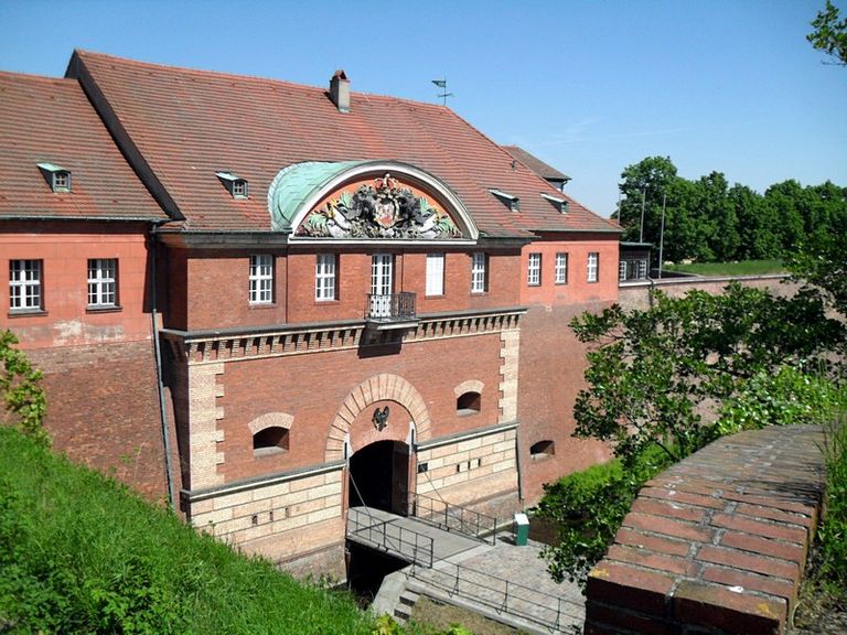 السياحة في قلعة سبانديو أفضل 6 أنشطة في قلعة سبانديو برلين وأسعار الدخول