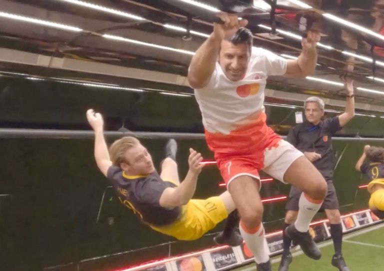 لويس فيجو نجم ريال مدريد السابق