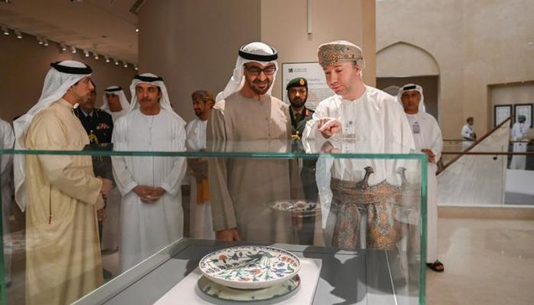 الشيخ محمد بن زايد آل نهيان يزور المتحف الوطني بسلطنة عمان