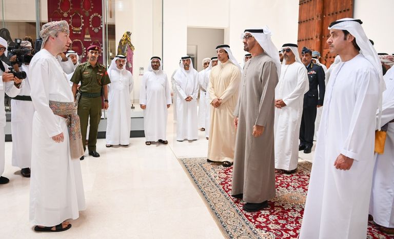 الشيخ محمد بن زايد آل نهيان يزور المتحف الوطني بسلطنة عمان
