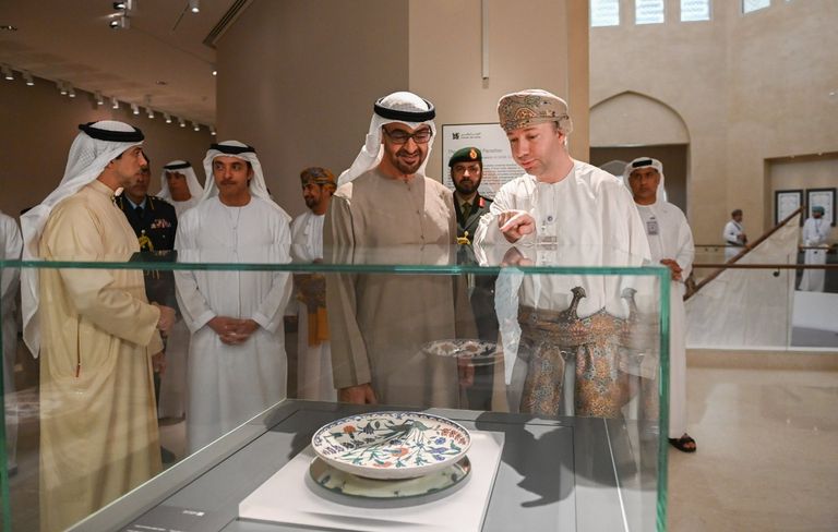 الشيخ محمد بن زايد آل نهيان يزور المتحف الوطني بسلطنة عمان