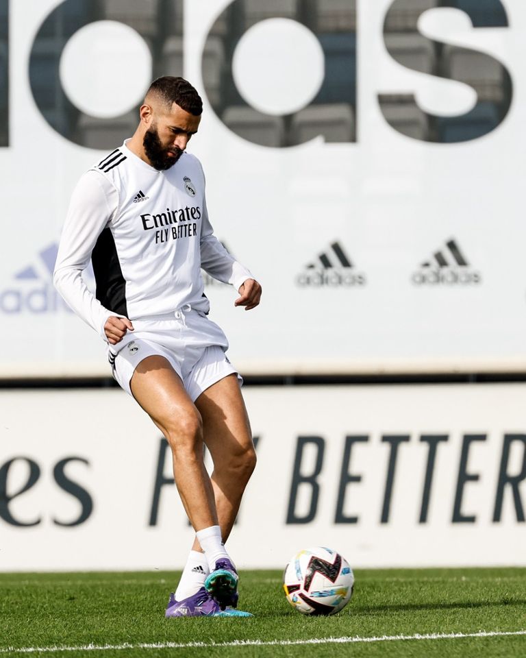 كريم بنزيما مهاجم ريال مدريد