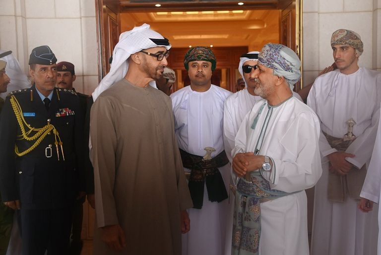 الشيخ محمد بن زايد آل نهيان والوفد المرافق له في دار الأوبرا السلطانية