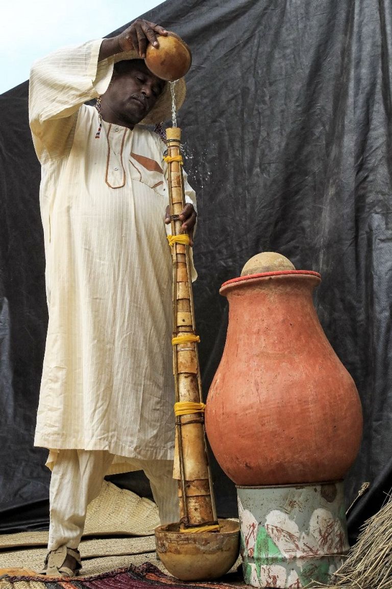 عزف الوازا السودانية يرتبط بحصاد الذرة