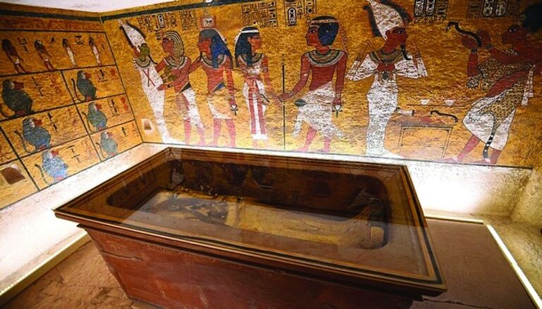 تمثال نصفي للملكة نفرتيتي في متحف ببرلين