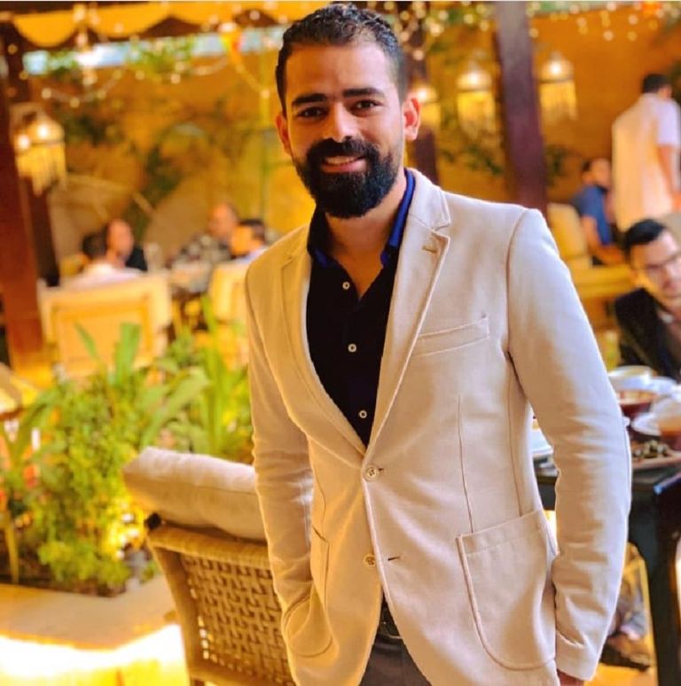 الصيدلي المصري ولاء زايد