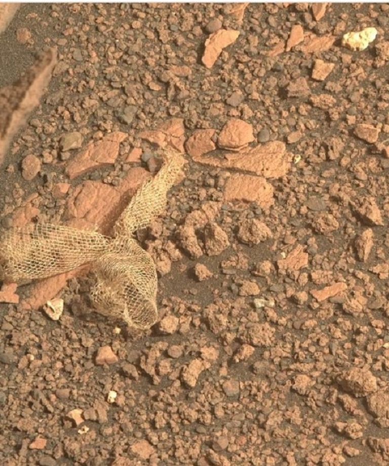 جانب من القمامة على سطح المريخ