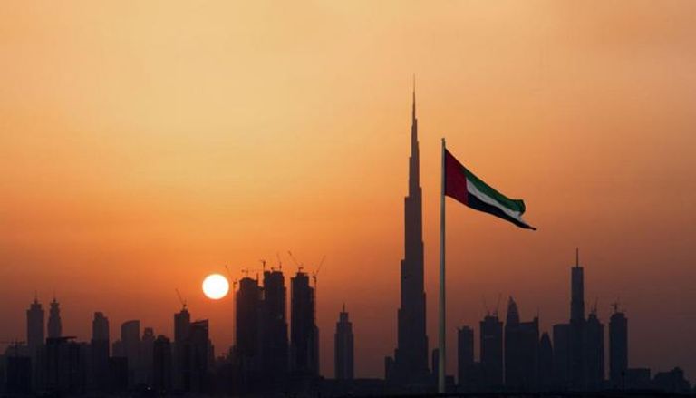 علم دولة الإمارات وبرج خليفة - أرشيفية
