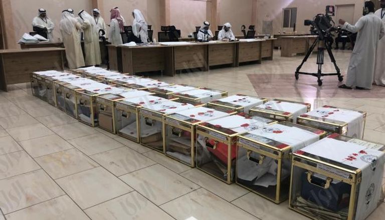 إحدى لجان الاقتراع في انتخابات الكويت 2022