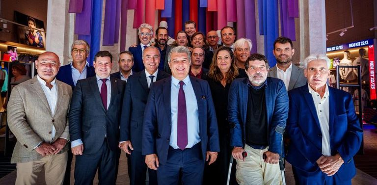 إدارة برشلونة برئاسة خوان لابورتا ليونيل ميسي