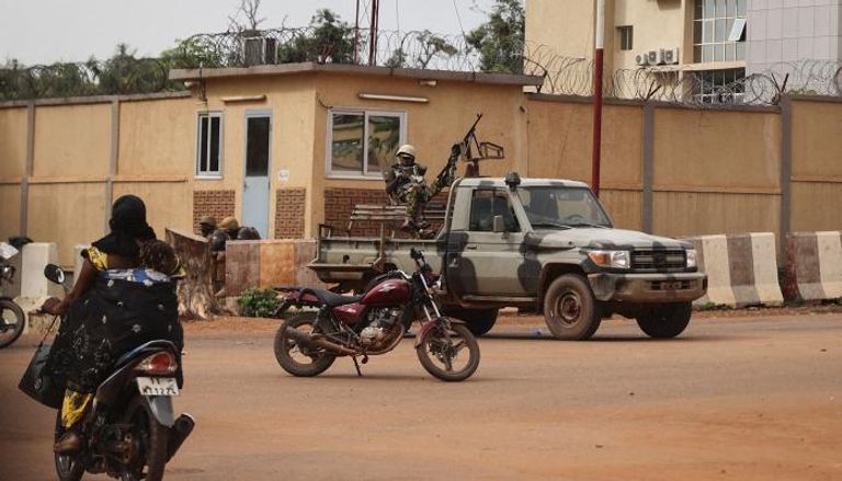 عناصر من الجيش في شوارع بوركينا فاسو