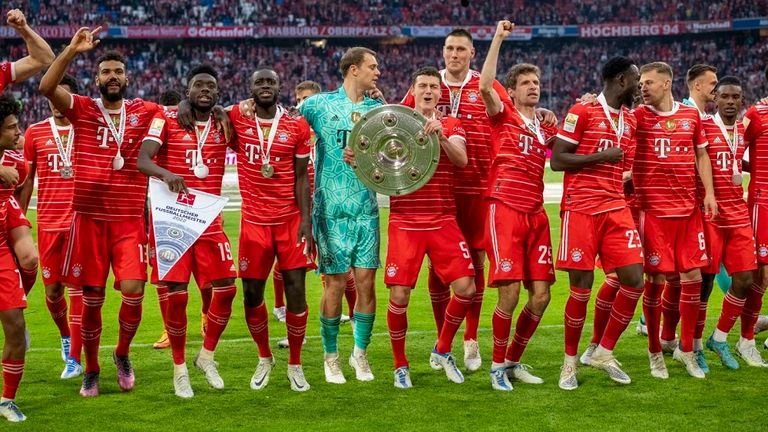 بايرن ميونخ حامل لقب الدوري الألماني