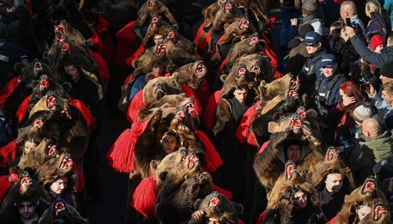 جانب من الاحتفال بمهرجان الدببة في رومانيا