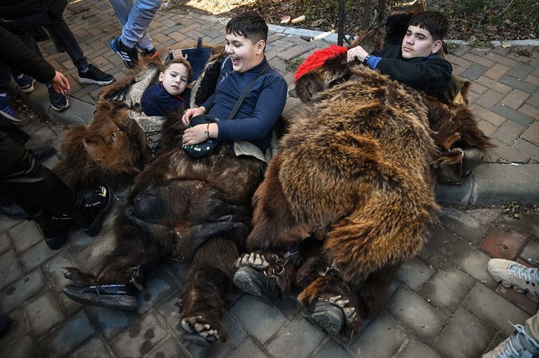 جانب من الاحتفال بمهرجان الدببة في رومانيا