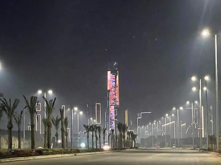 البرج الأيقوني في مصر يحتفل بعام 2023