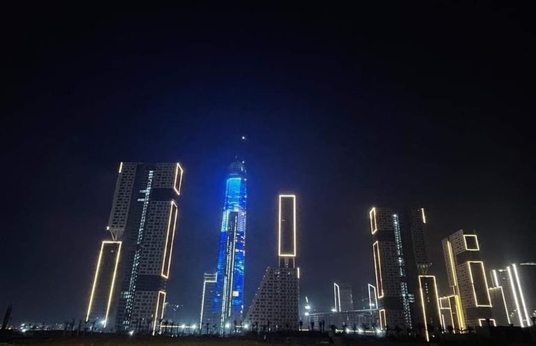 البرج الأيقوني في مصر يحتفل بعام 2023