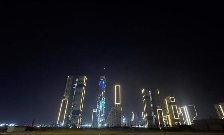 البرج الأيقوني في مصر يحتفل بعام 2023