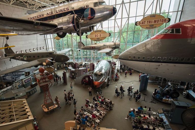 المتحف الوطني للطيران والفضاء أحد أماكن السياحة في واشنطن
