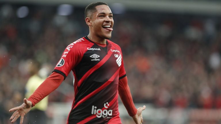 فيتور روكي - مفاجأة كوبا ليبرتادوريس الأخيرة من تكون الموهبة البرازيلية الجديدة بعد إندريك؟