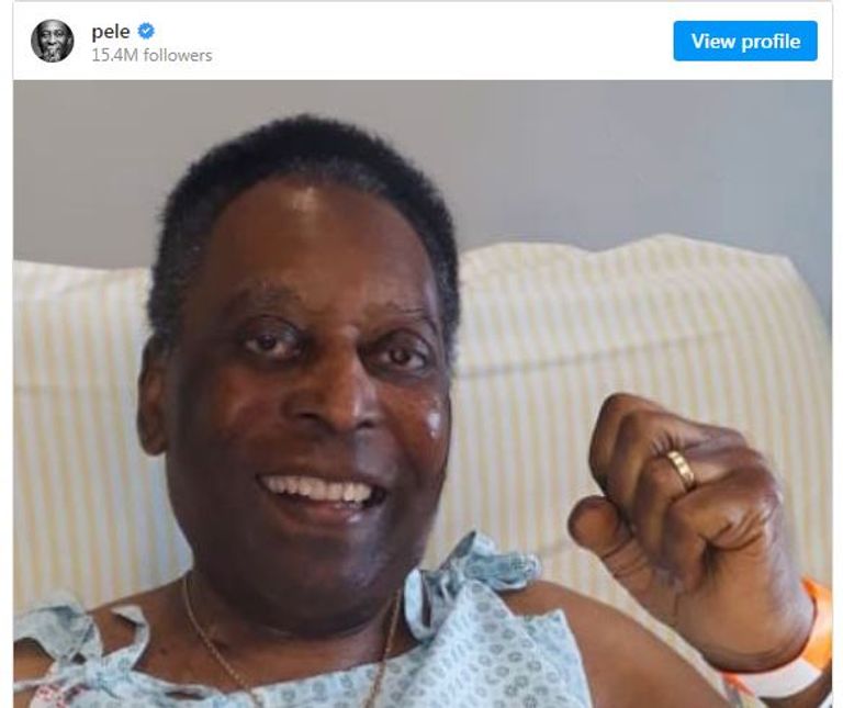 بيليه في المستشفى بيليه أسطورة كرة القدم البرازيلية