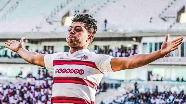 آدم قرب منتخب تونس