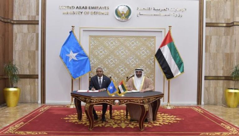 جانب من توقيع الاتفاقية بين دولة الإمارات والصومال