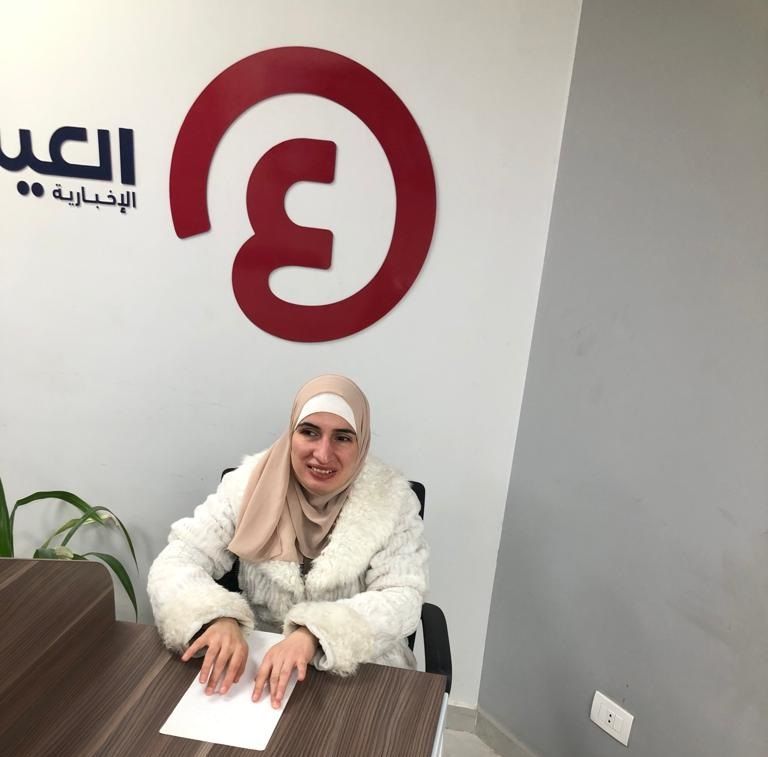 نبيلة يحيى تقرأ بطريقة برايل