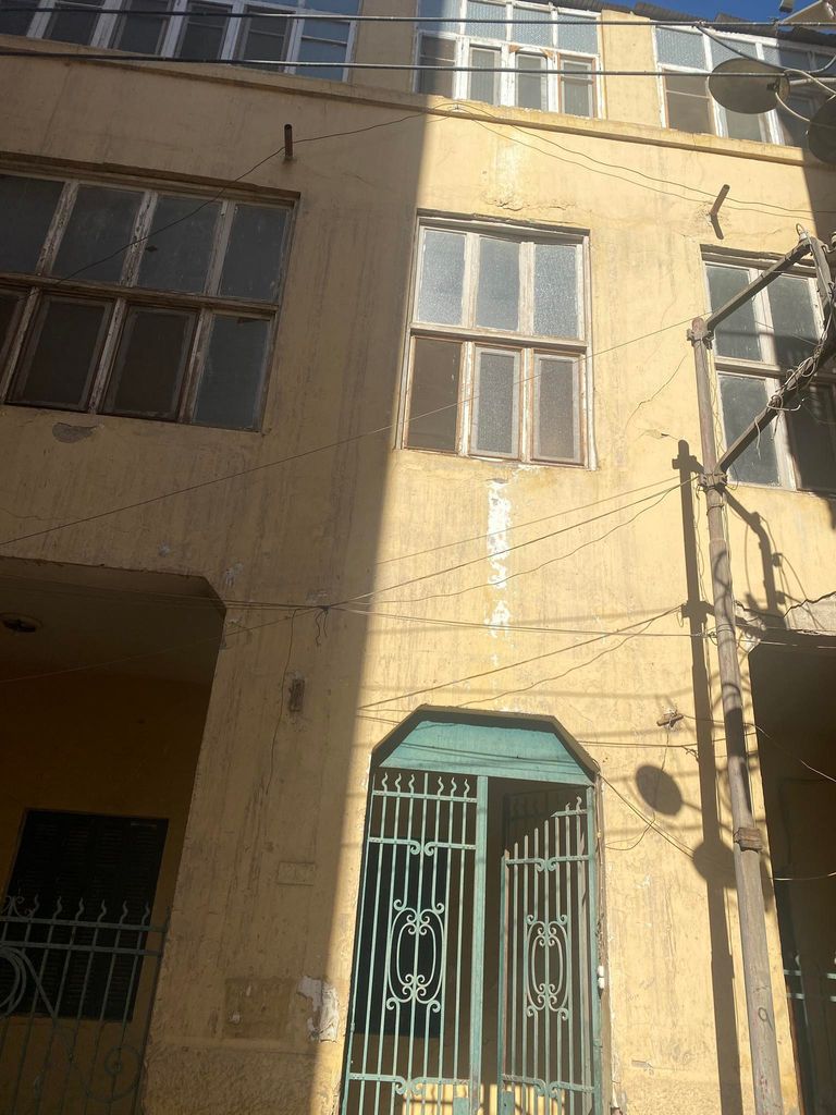 الأديب المصري الراحل عباس محمود العقاد