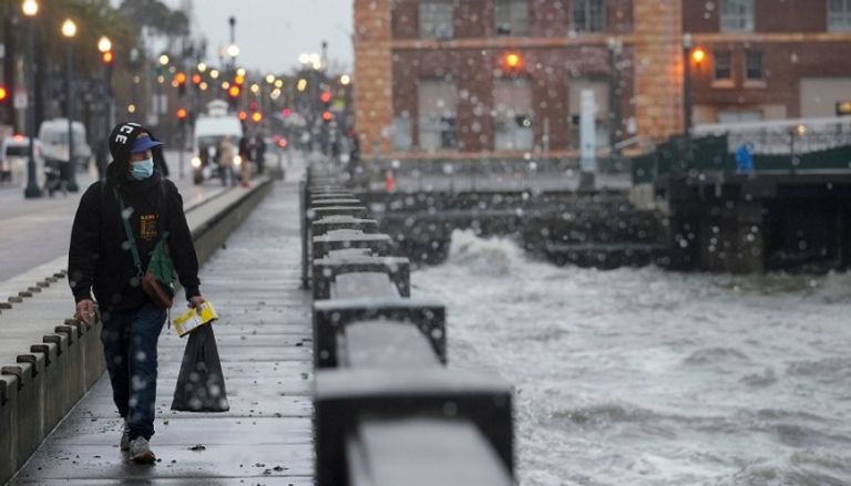 العاصفة الجديدة تأتي بعد أيام من عاصفة القرن