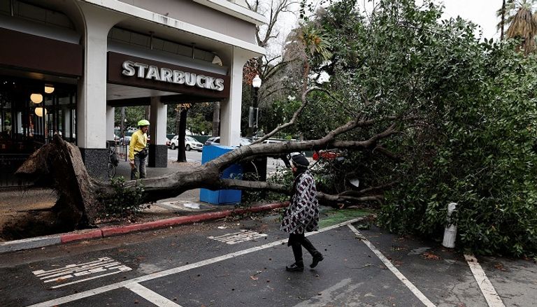 العاصفة الجديدة تأتي بعد أيام من عاصفة القرن