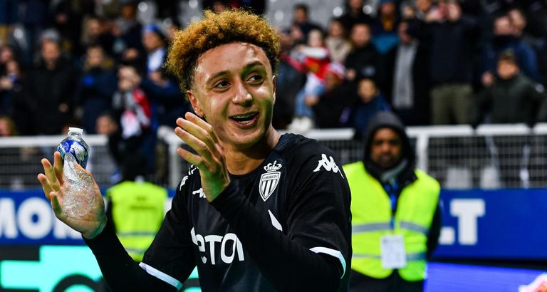 إلياس بن الصغير وليد الركراكي مدرب المغرب