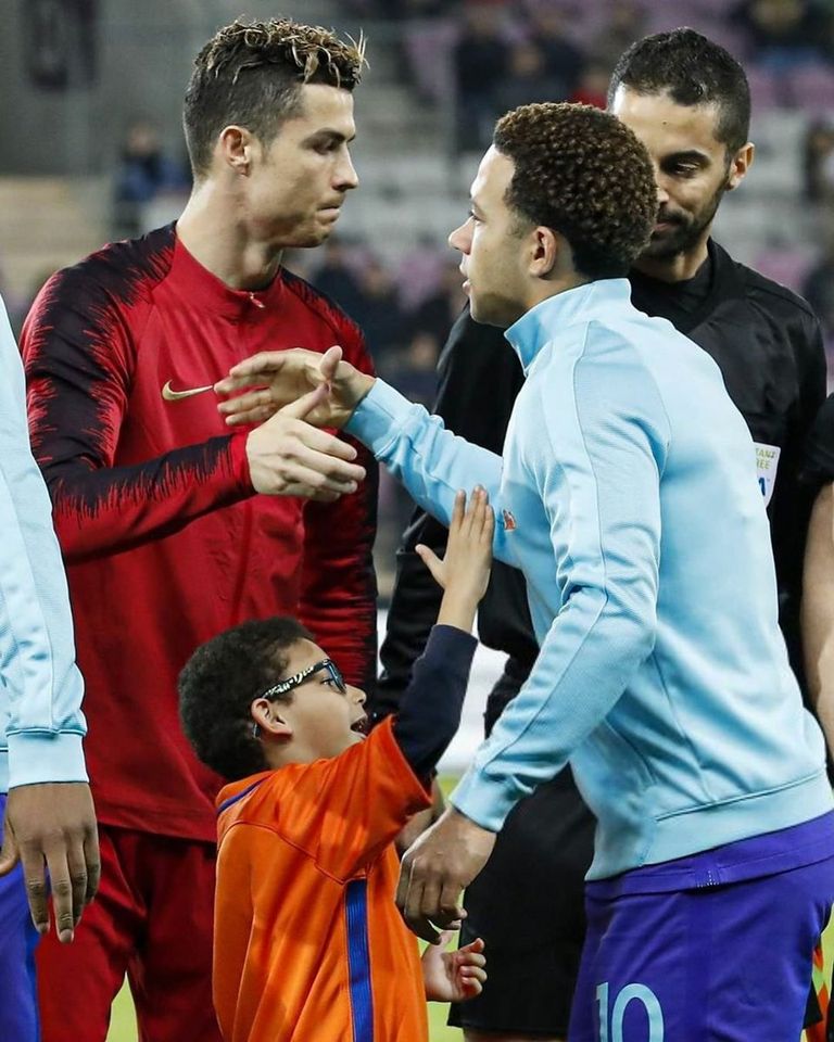 رونالدو وممفيس ديباي نيمار وكريستيانو رونالدو