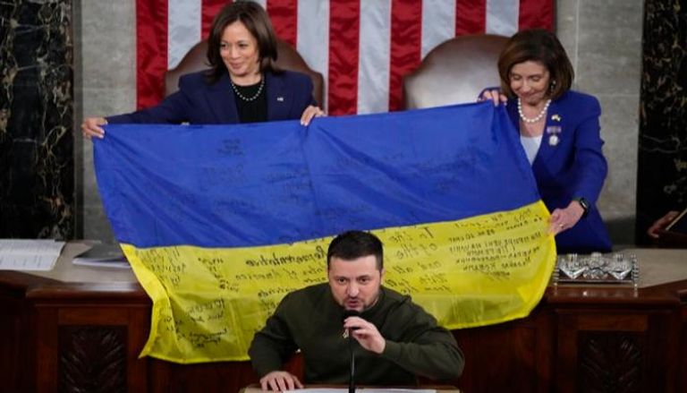 الرئيس الأوكراني فولوديمير زيلينسكي خلال خطابه في الكونغرس