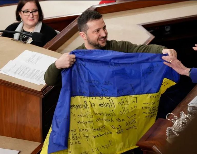 الرئيس الأوكراني فولوديمير زيلينسكي خلال خطابه في الكونغرس