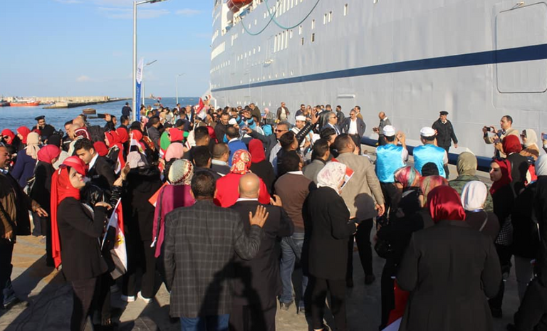 تحمل السفينة أكثر من 5 آلاف كتاب 