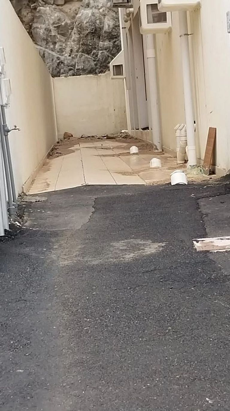 صخور تداهم منازل في مكة المكرمة