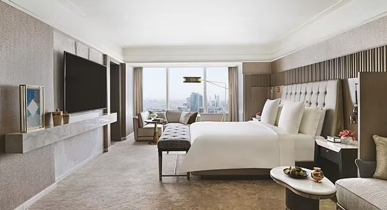 صورة من جناح رونالدو كريستيانو رونالدو مع عائلته بقميص النصر