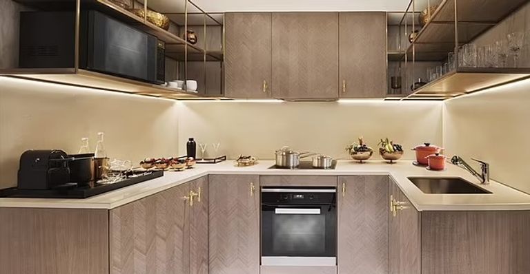 مطبخ جناح رونالدو كريستيانو رونالدو مع عائلته بقميص النصر