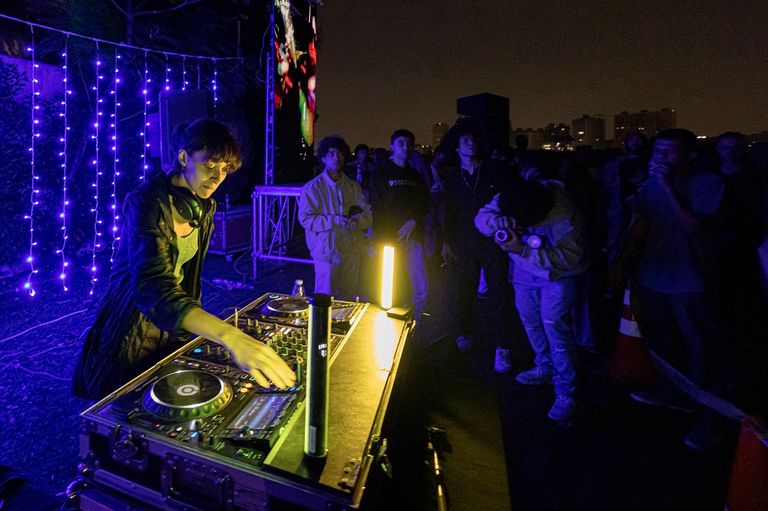 منسقات أسطوانات مصريات يشعلن حلبات الرقص