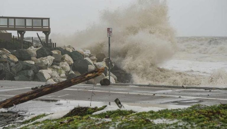 العاصفة خلفت دمارا واسعا في كاليفورنيا