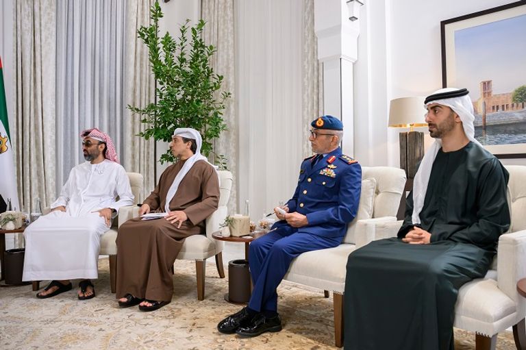 رئيس دولة الإمارات يستقبل قائد الجيش الباكستاني