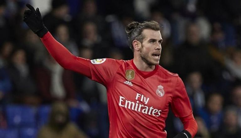 جاريث بيل بقميص ريال مدريد جاريث بيل يلعب الجولف