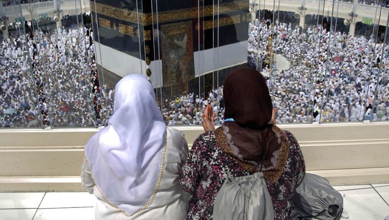 السعودية تسمح للمرأة بالحج دون محرم