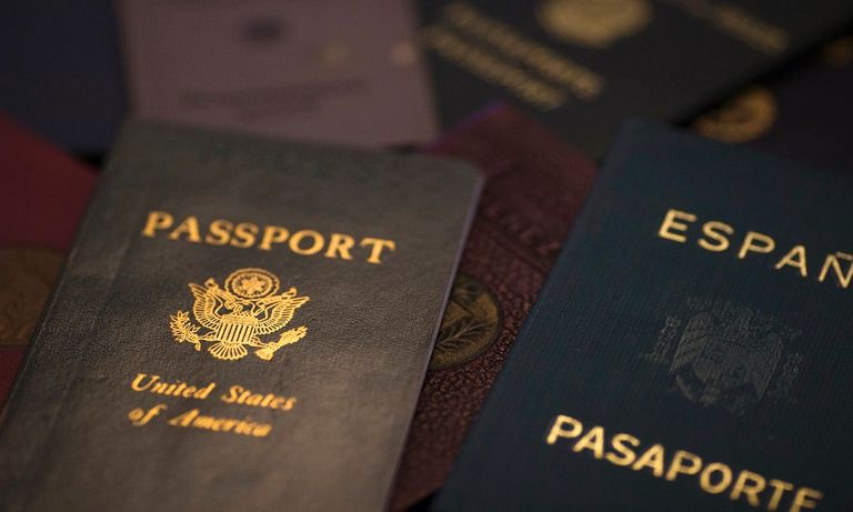 المصور الفرنسي من أصل أرجنتيني أدولفو كامينسكي - الفرنسية